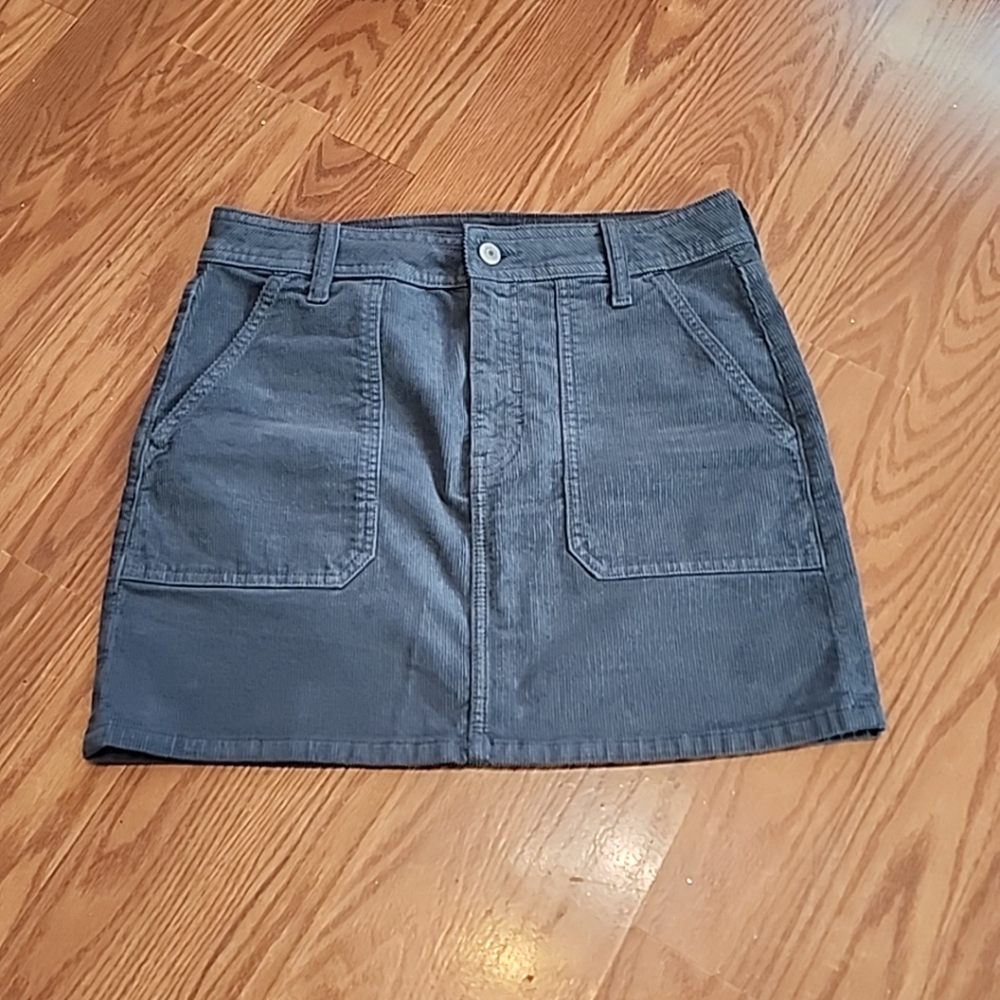 American Eagle Outfitters mini corduroy skirt size 6 long olive green